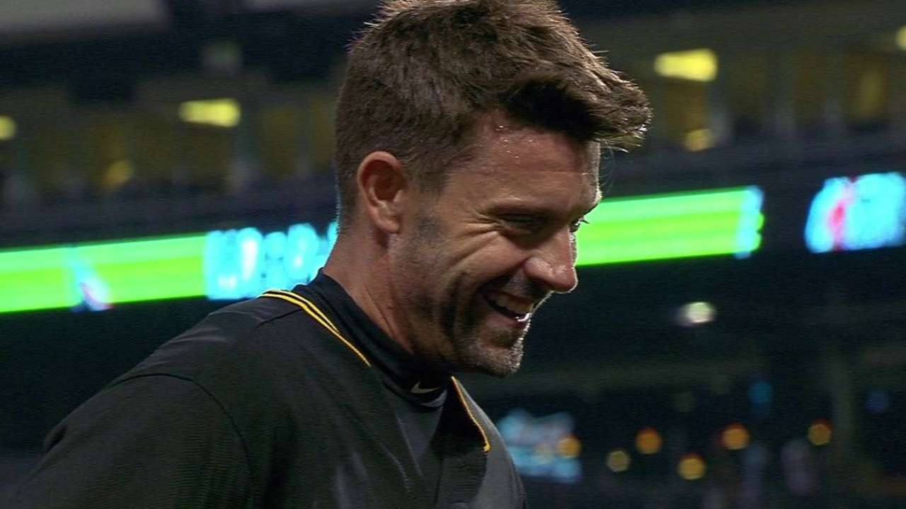 Bucs endure long night to deliver Hurdle's 900th win