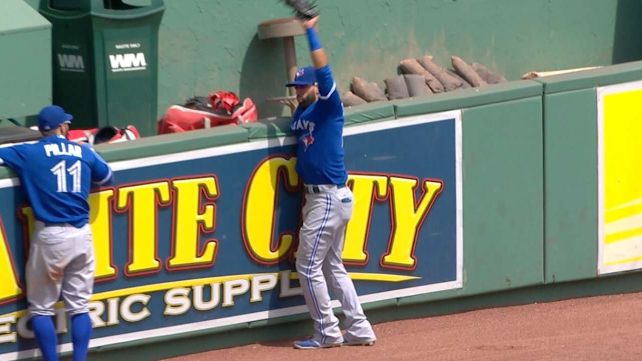 Bautista's grab robs Castillo of a homer
