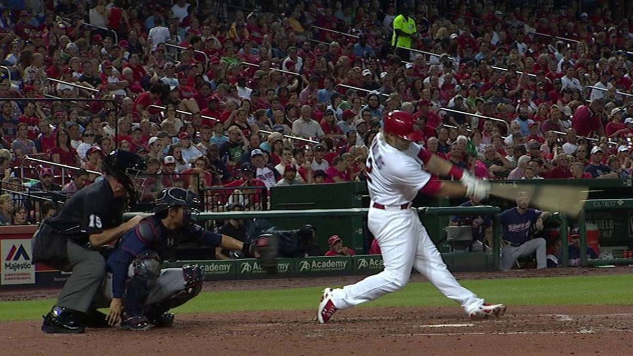 Reynolds' solo home run
