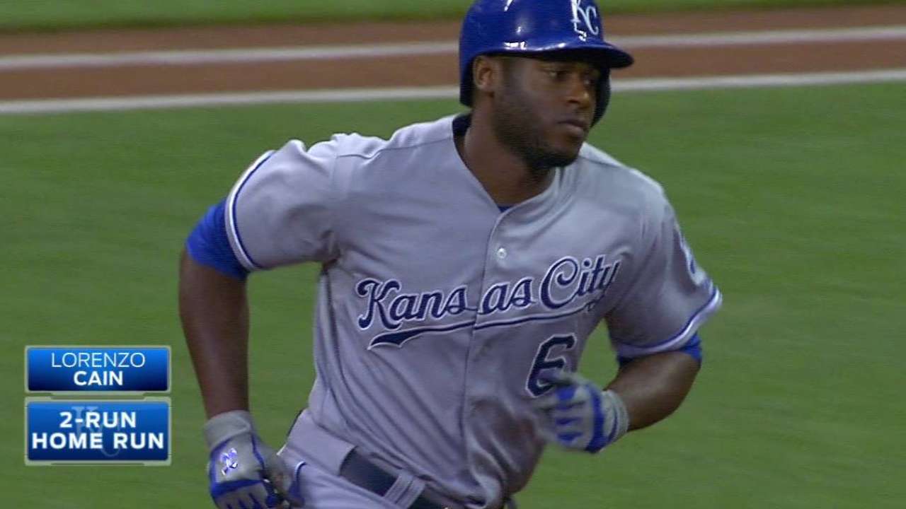 Royals' bats ignite in victory over Brewers