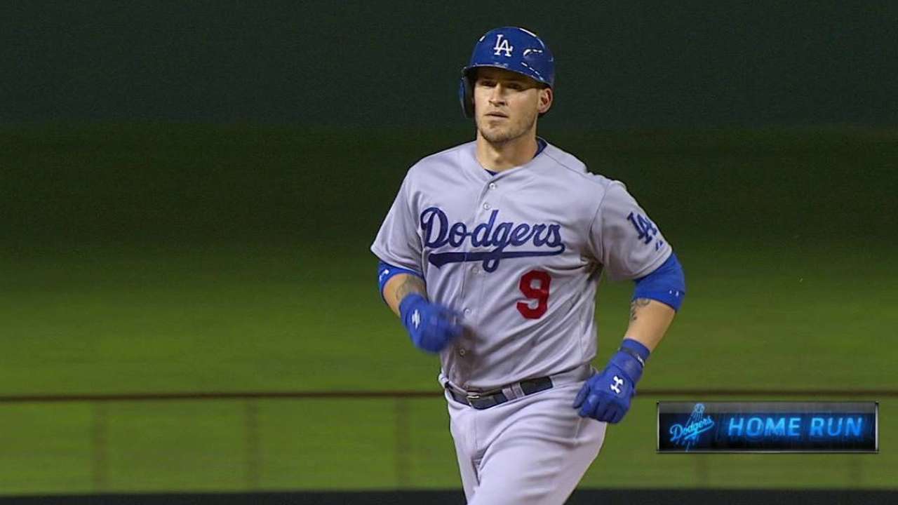 Grandal's solo homer