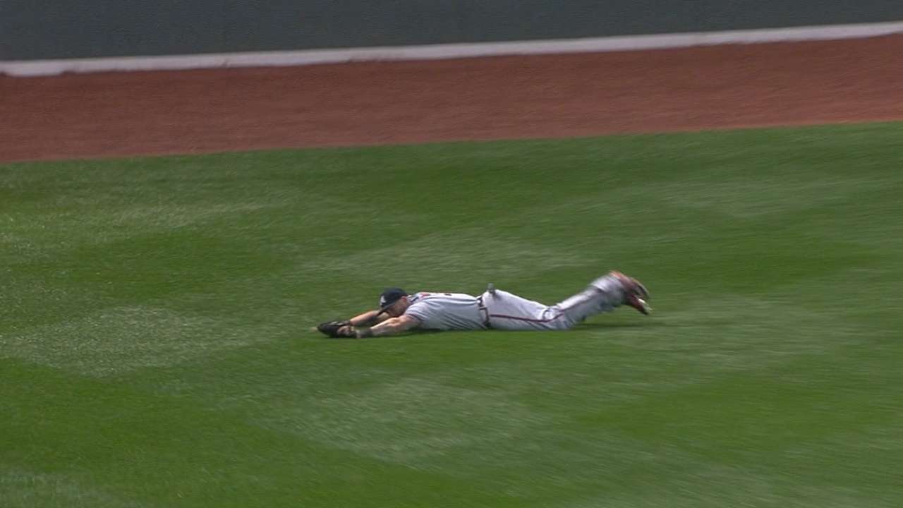 Must C: Gomes' diving catch