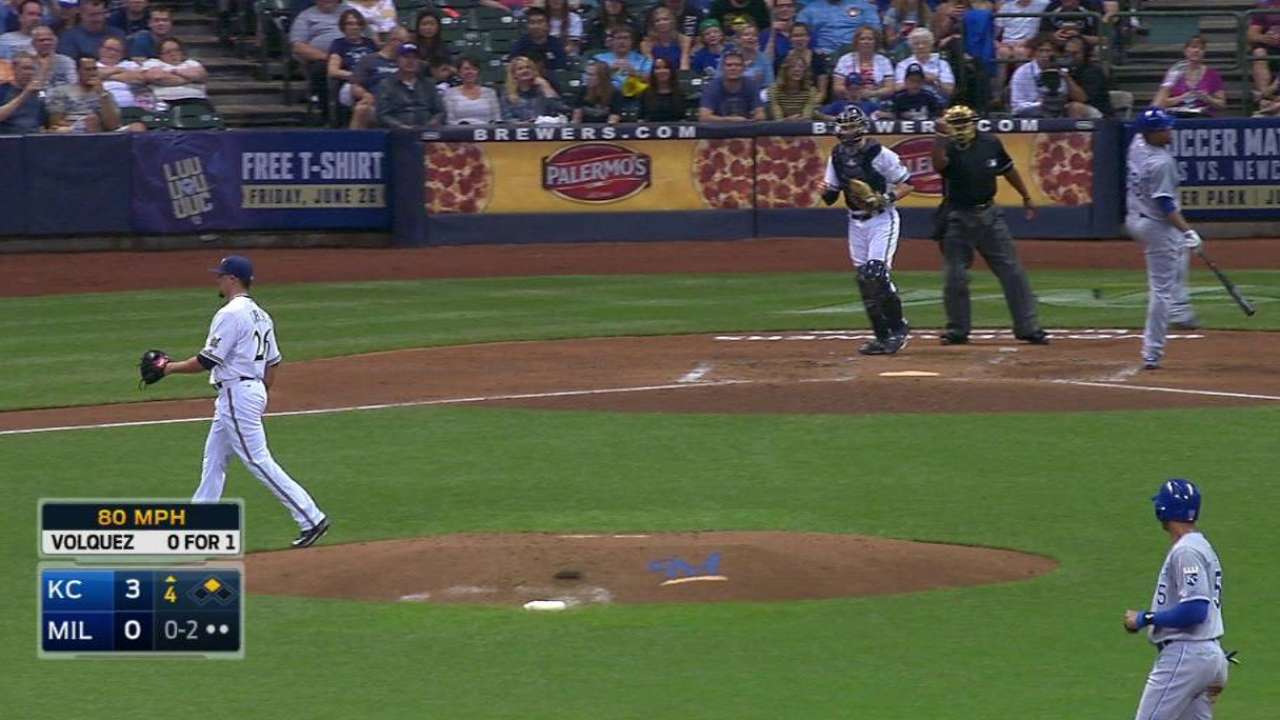 Lohse fans Volquez
