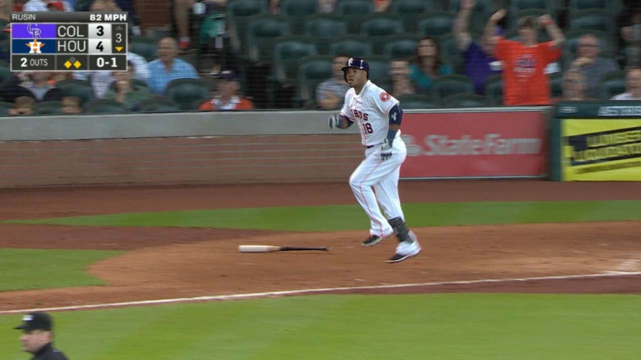 Valbuena's pop lifts Astros in Altuve's return