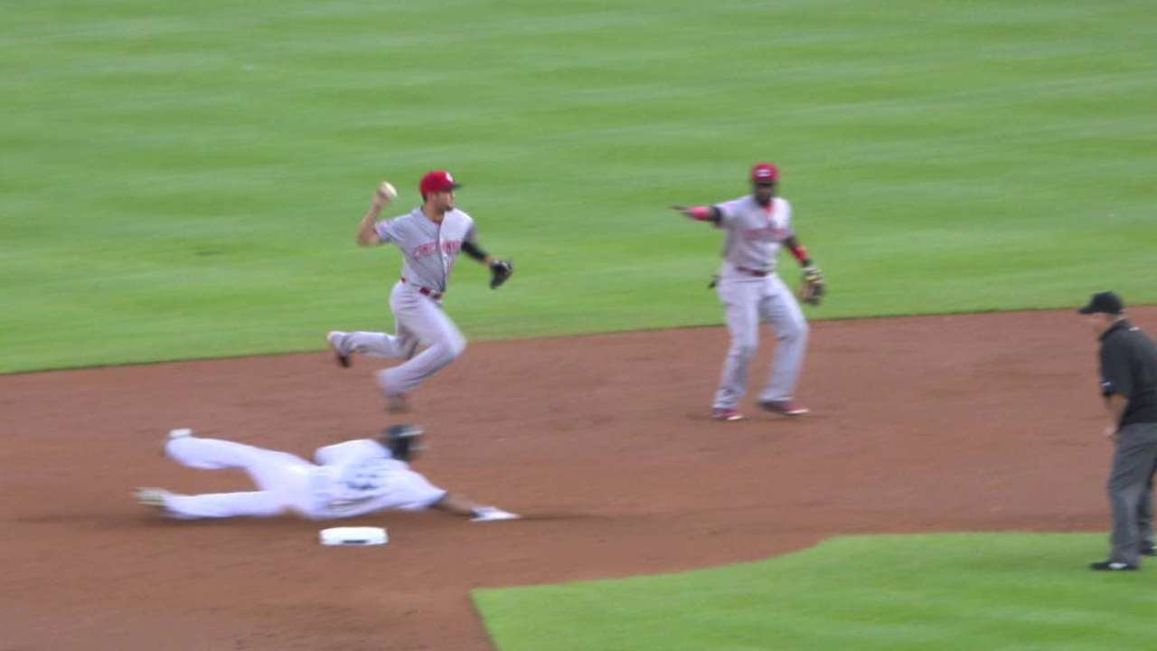 With Chapman back, Reds option Negron