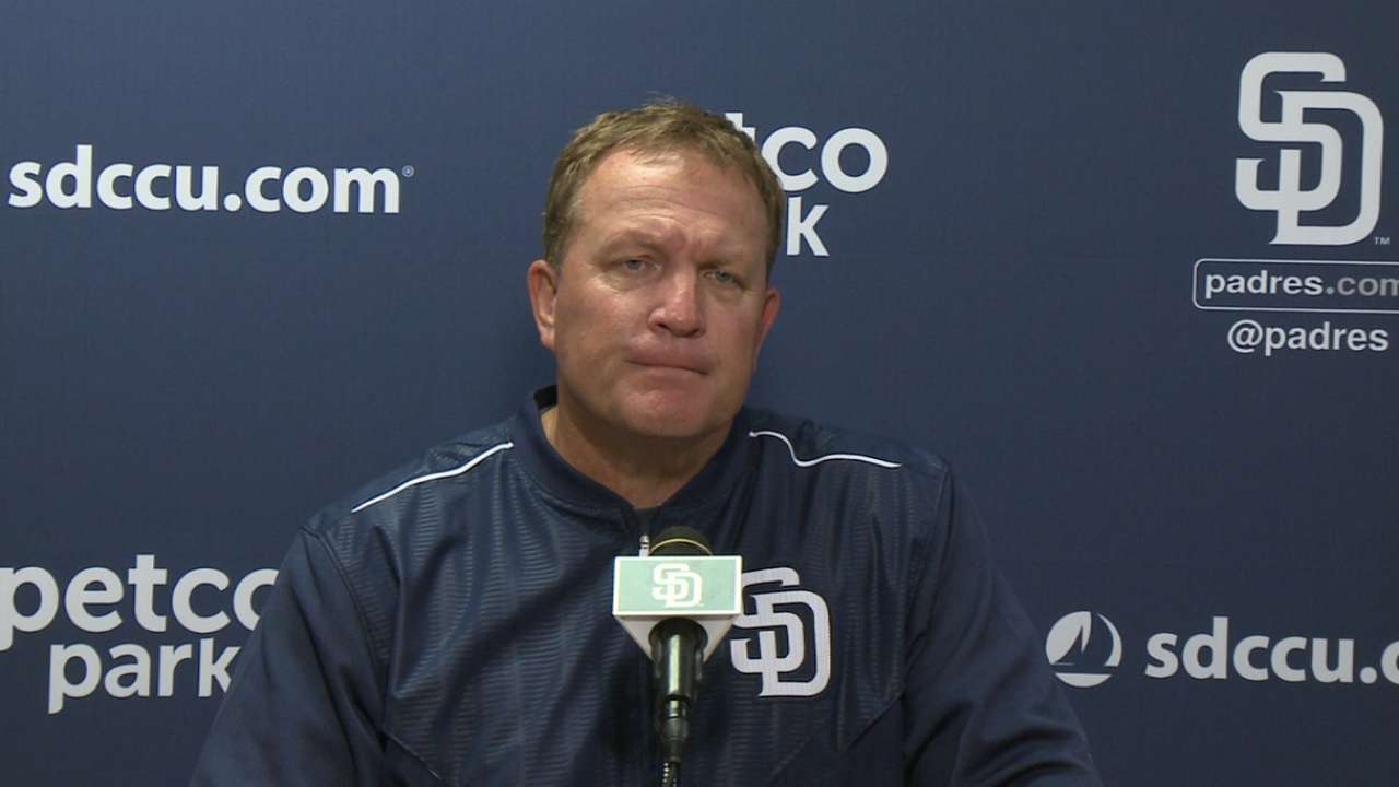 Murphy brings own approach to Padres in debut