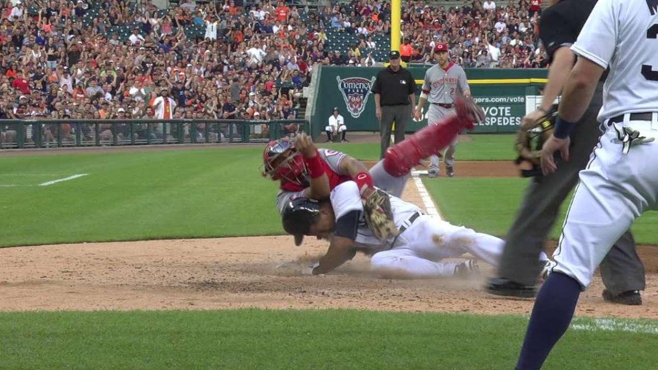 Ausmus: Standards for replay have changed