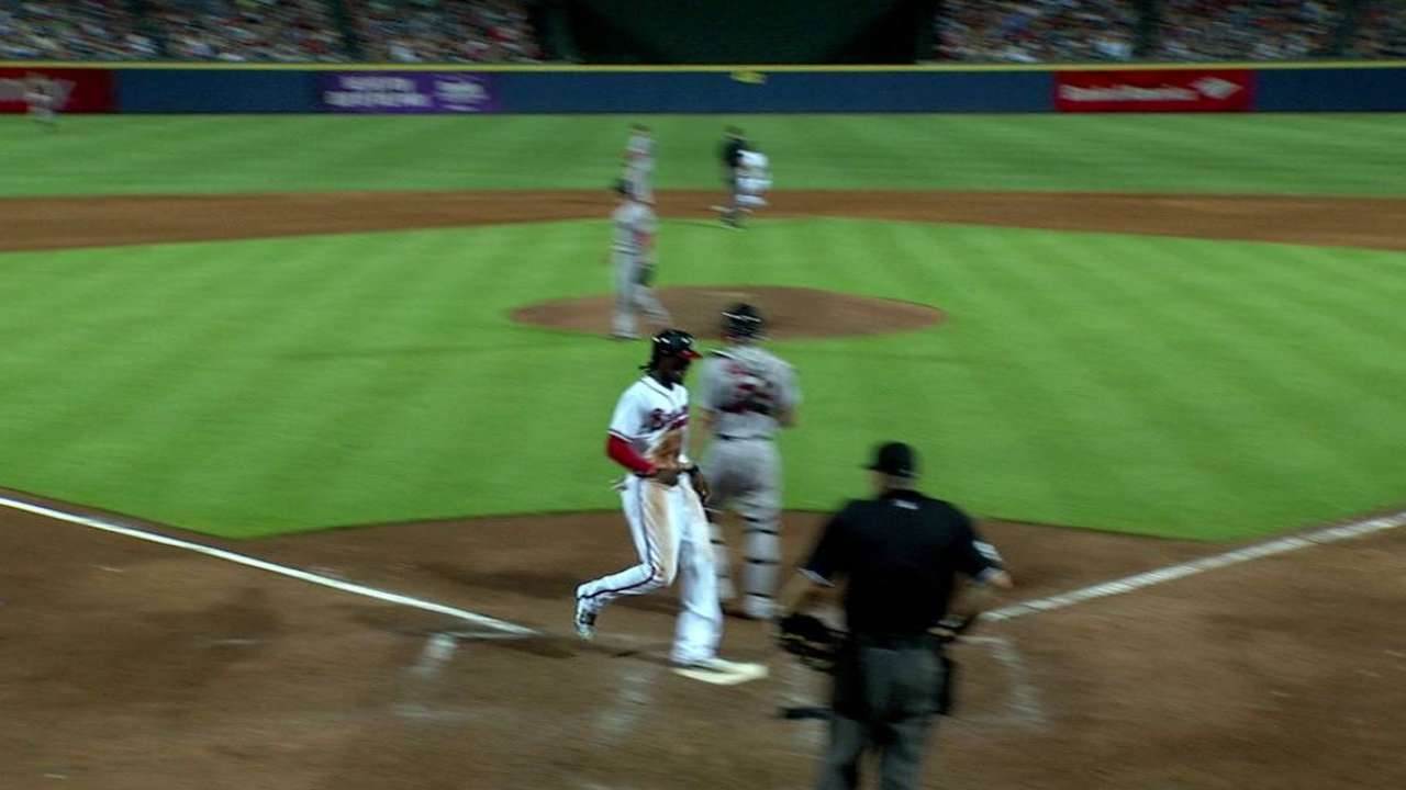 Markakis keys rally as Braves top Red Sox