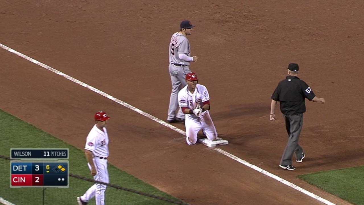 Dominguez's game-tying triple