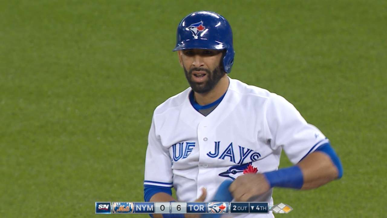 Dickey tops fellow veteran Colon as Jays roll