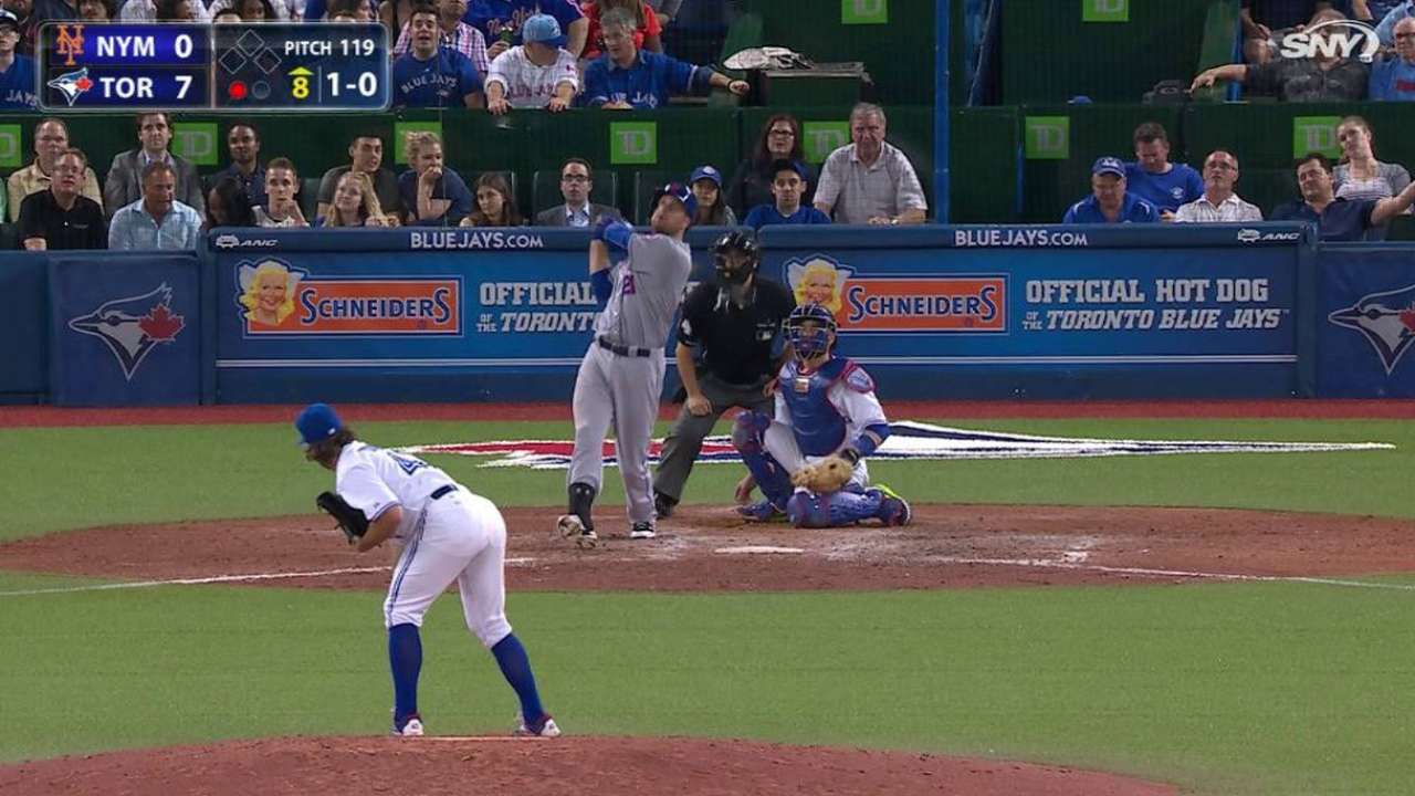 Mets silenciados por el serpentinero R.A. Dickey