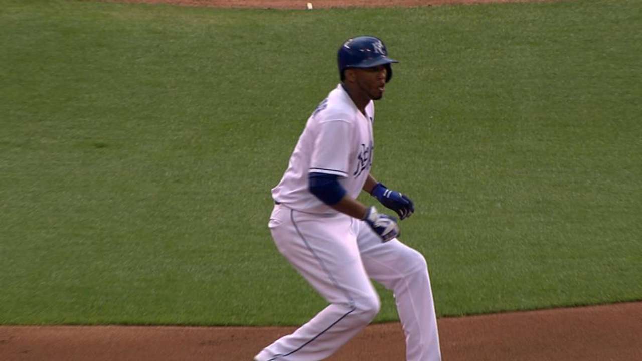 Escobar's hot bat continues to burn Brewers
