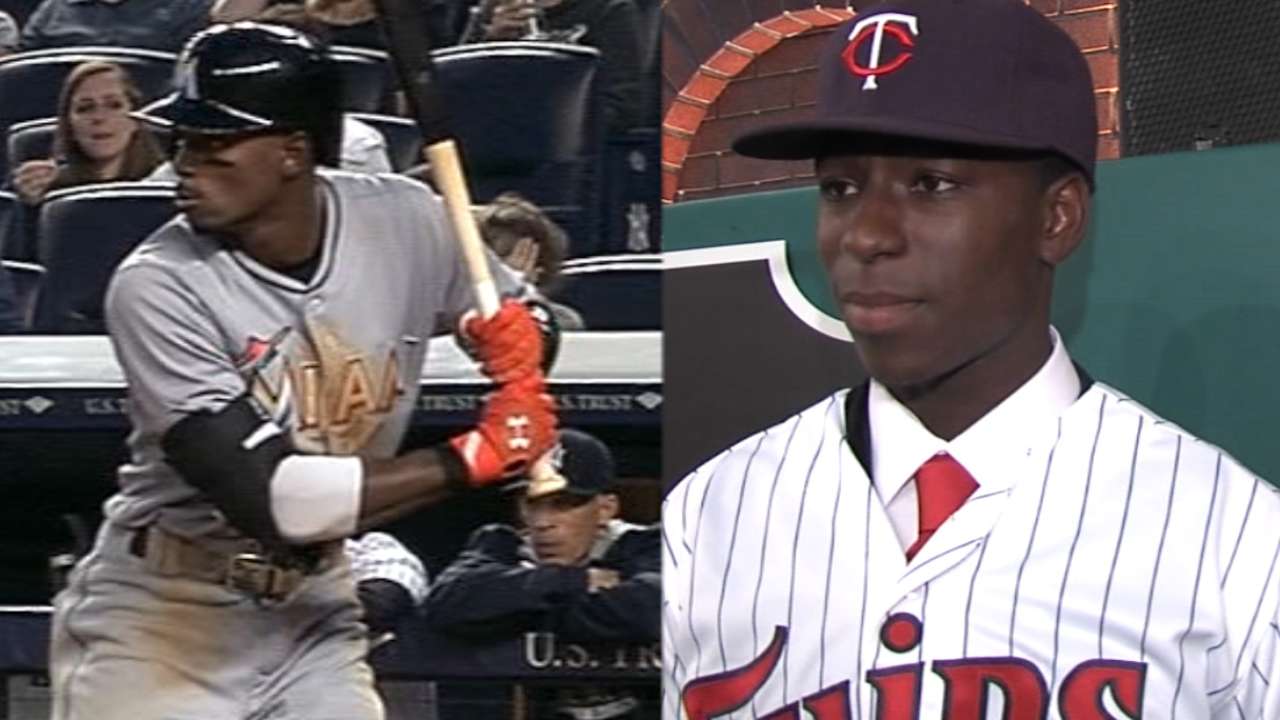 Ball in the family: Dads, sons share MLB experience