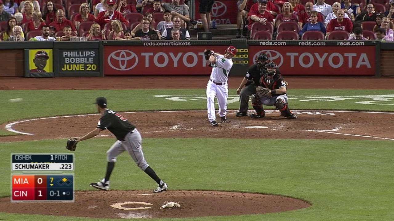 Schumaker's pinch-hit RBI single