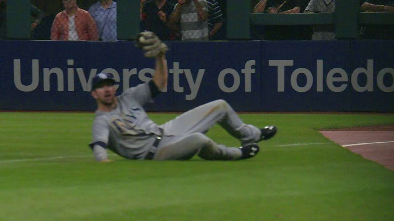 Souza Jr. makes catch, turns two