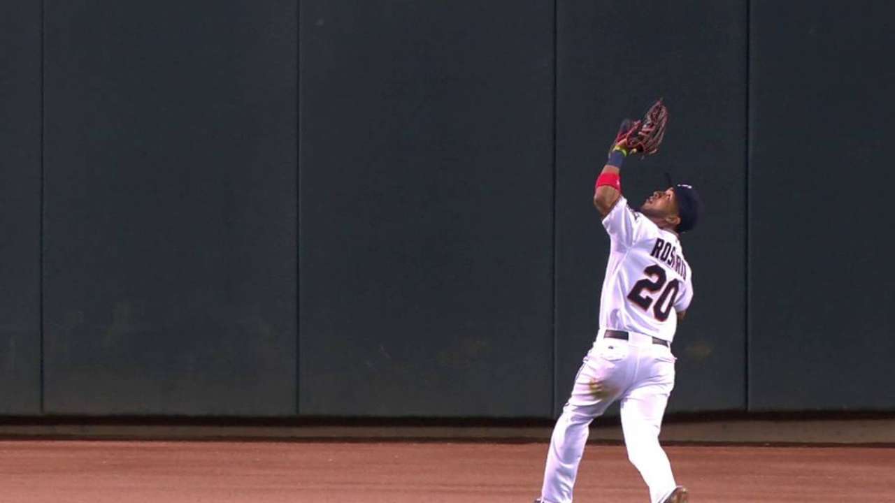 Twins to 'mix and match' in CF due to injuries