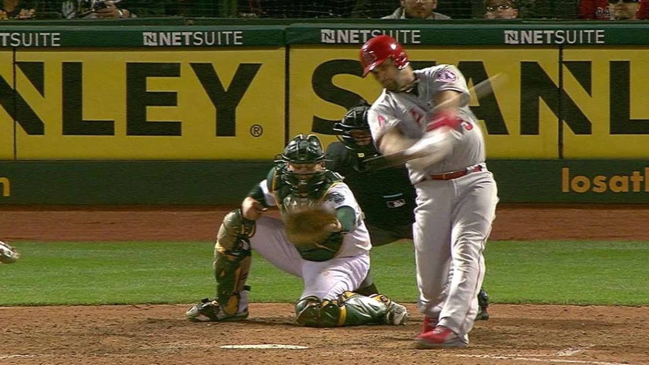 Pujols pega grand slam e impulsa victoria de Angelinos en Oakland
