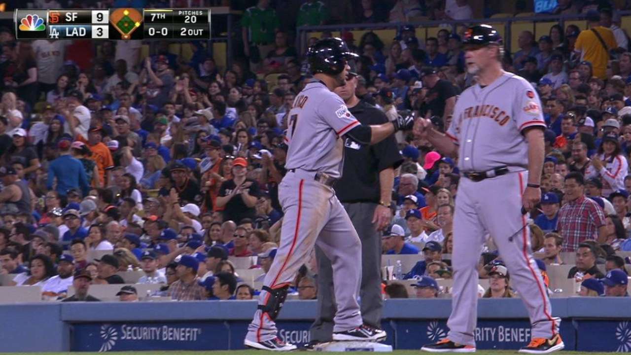 Buster's slam has Giants on Dodgers' heels
