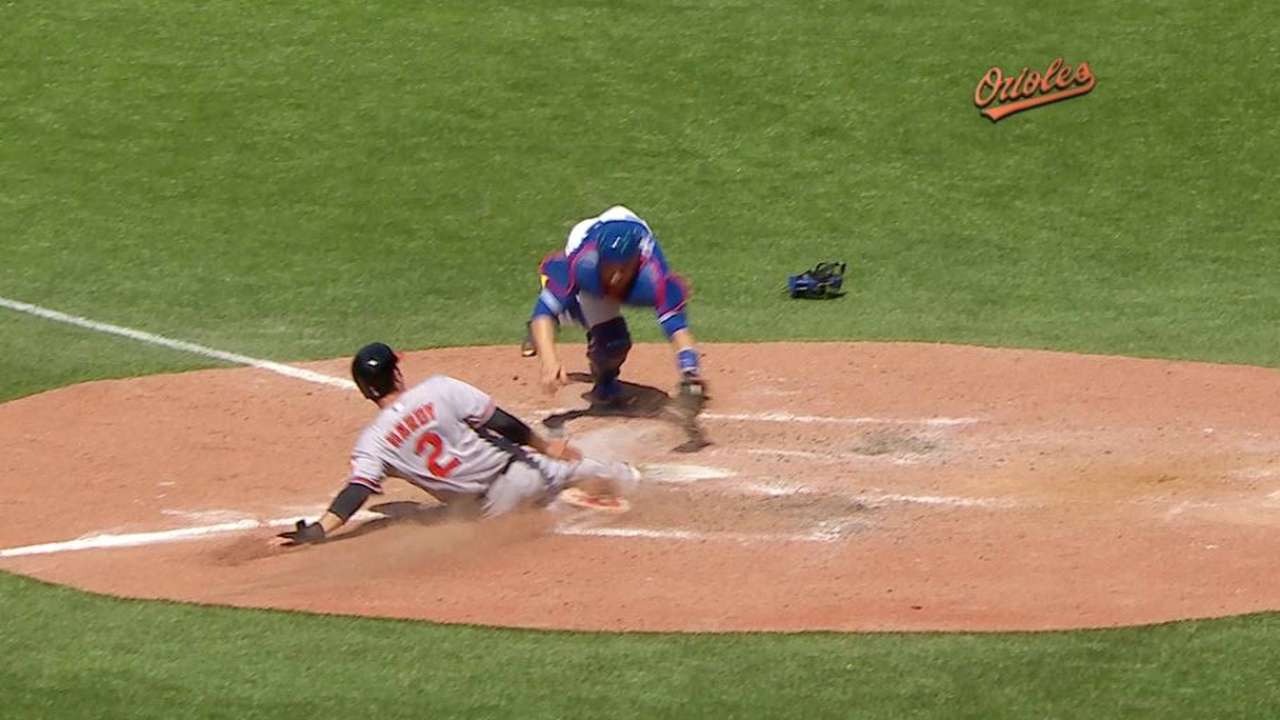 Late rally propels O's past Blue Jays