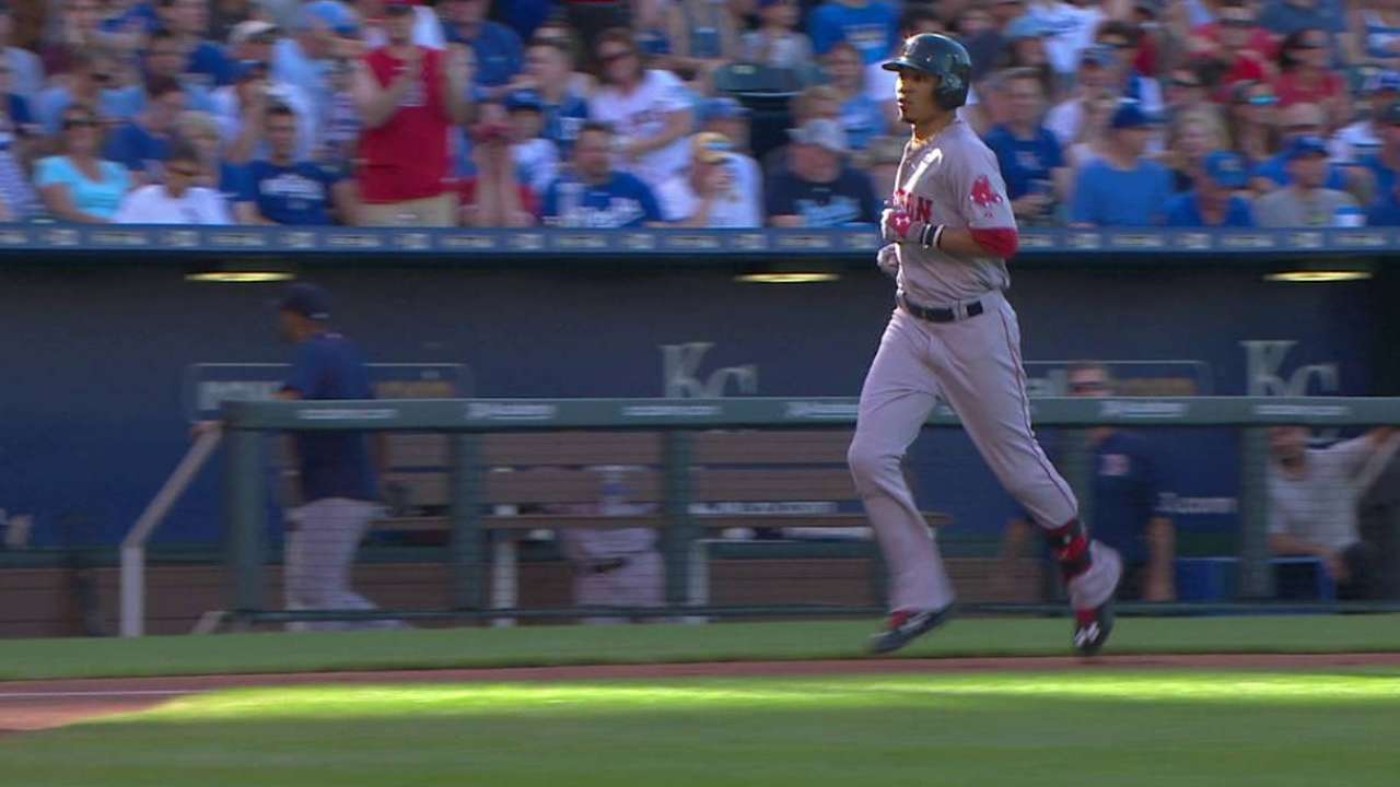 Betts' bat continues to be bright spot for Sox