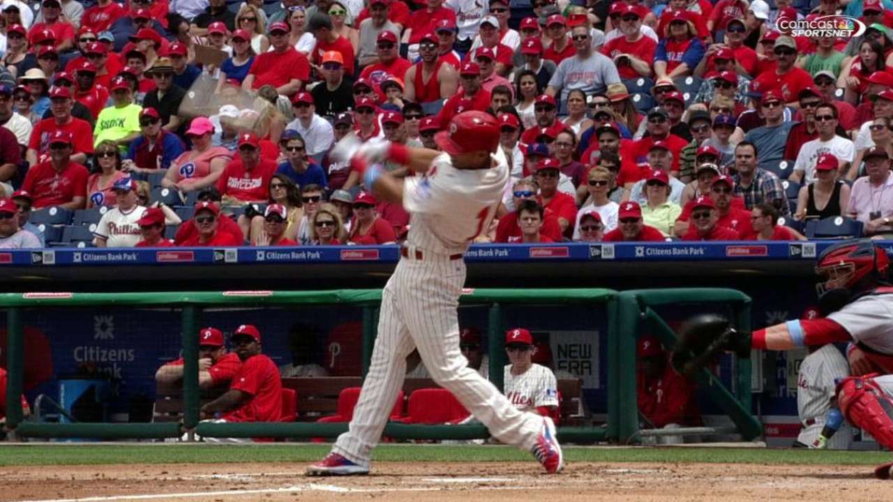 Hernandez's two-run single