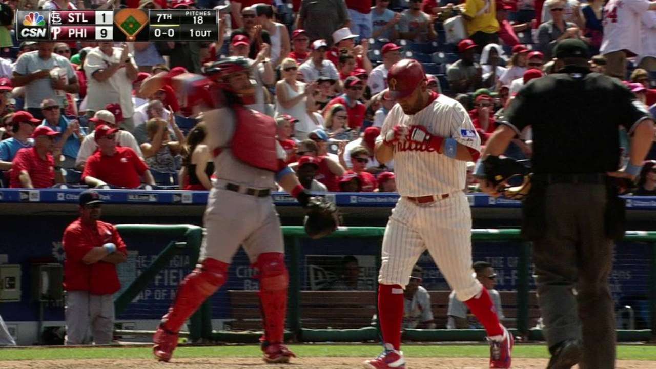 Bambinazo de Blanco guió a Filis sobre Cardenales