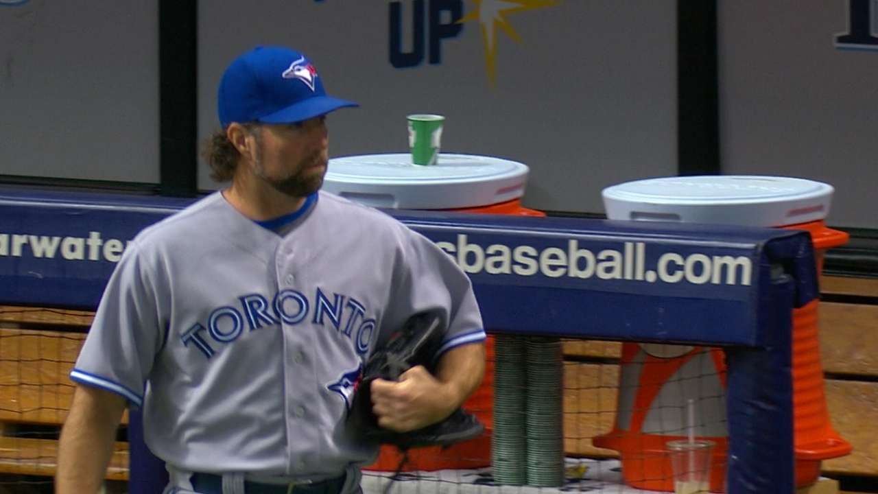 Dickey's strong outing