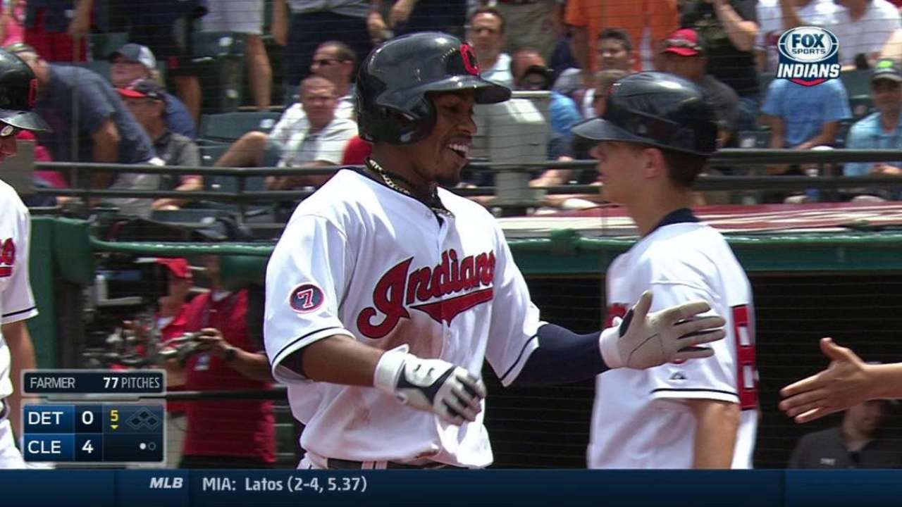 Francisco Lindor y Carlos Carrasco guiaron a los Indios sobre los Tigres