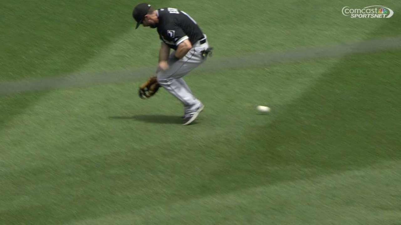 Twins score two on single, error