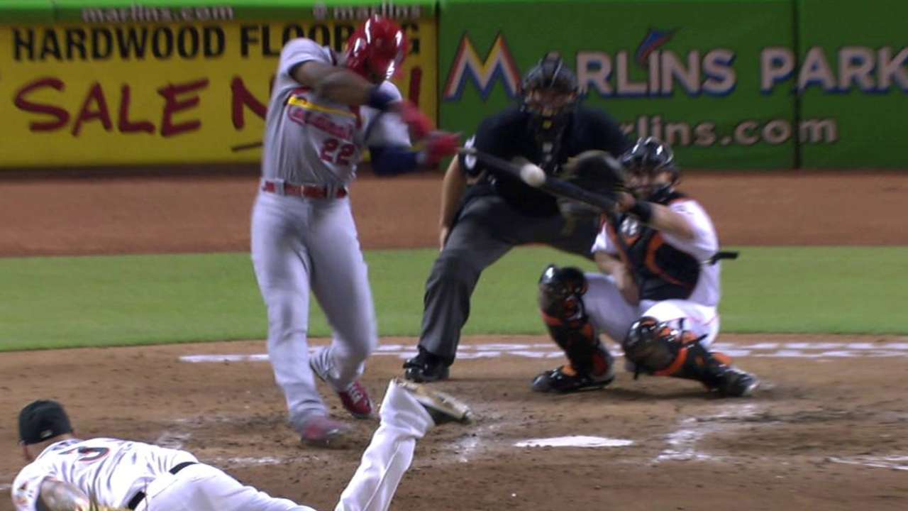 Heyward hits three-run shot