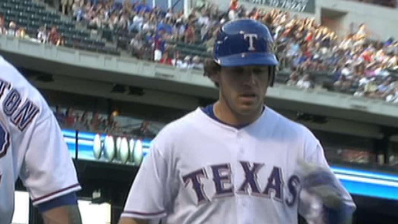 Kinsler's leadoff, walk-off HRs