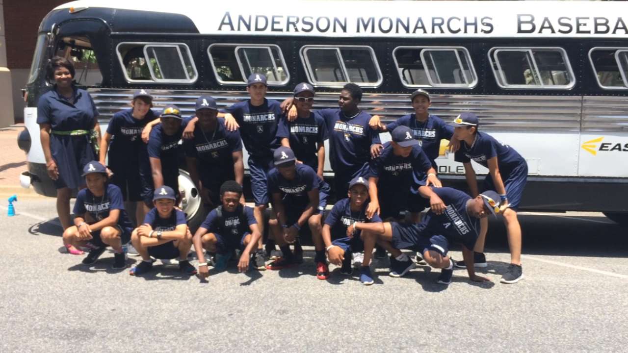 Old-school bus historically significant to Monarchs