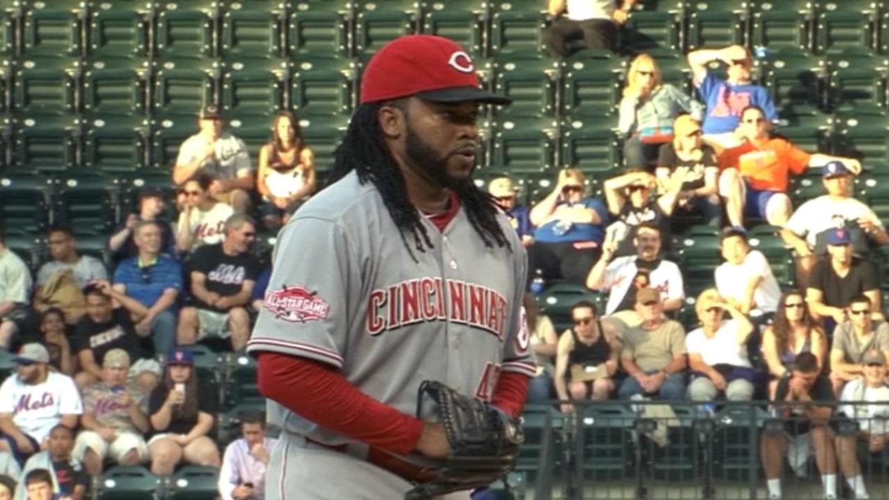 Rare bout of wildness costs Cueto vs. Mets