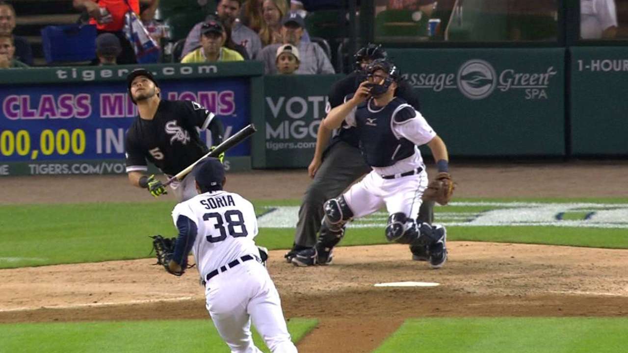 White Sox small miscues add up to tough loss