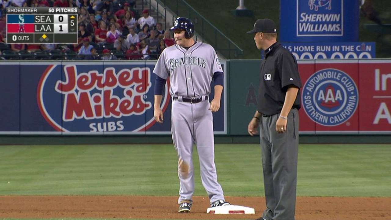 Trumbo seeks jump-start in return to Angel Stadium