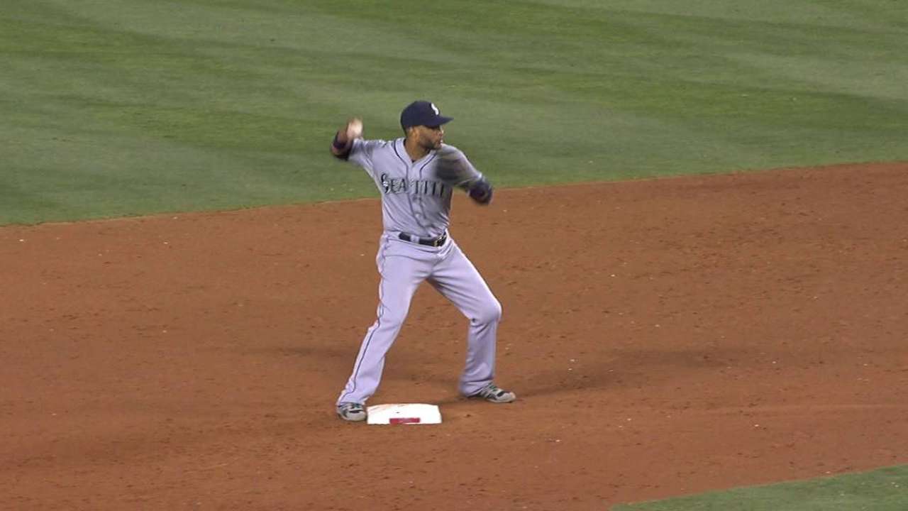 Mariners go around the horn