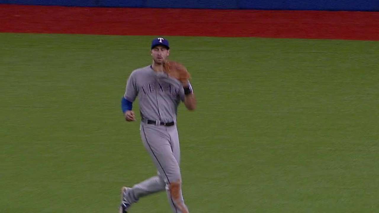 Gallo makes his first CF catch