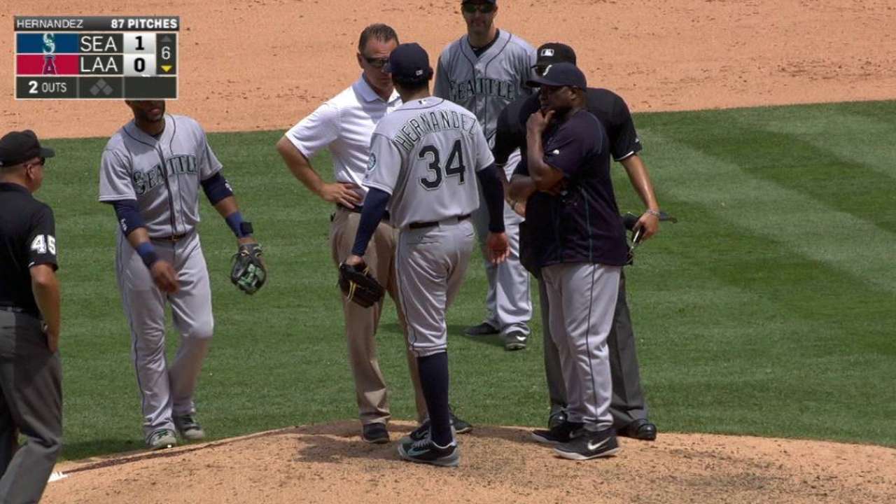 Hernandez shaken up after DP
