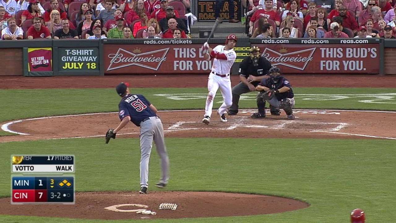 Votto's two-run single