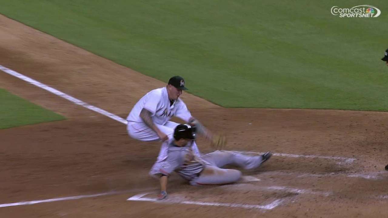 Posey scores on wild pitch
