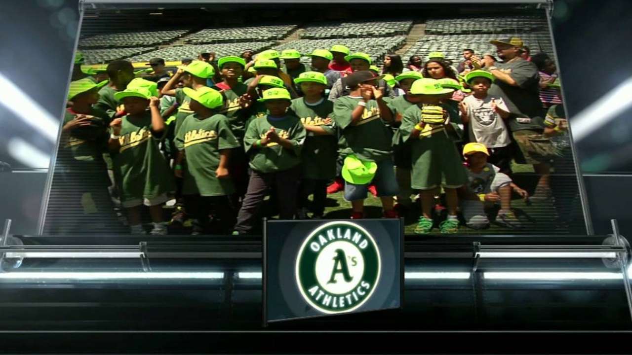 Graveman talks math and baseball with kids