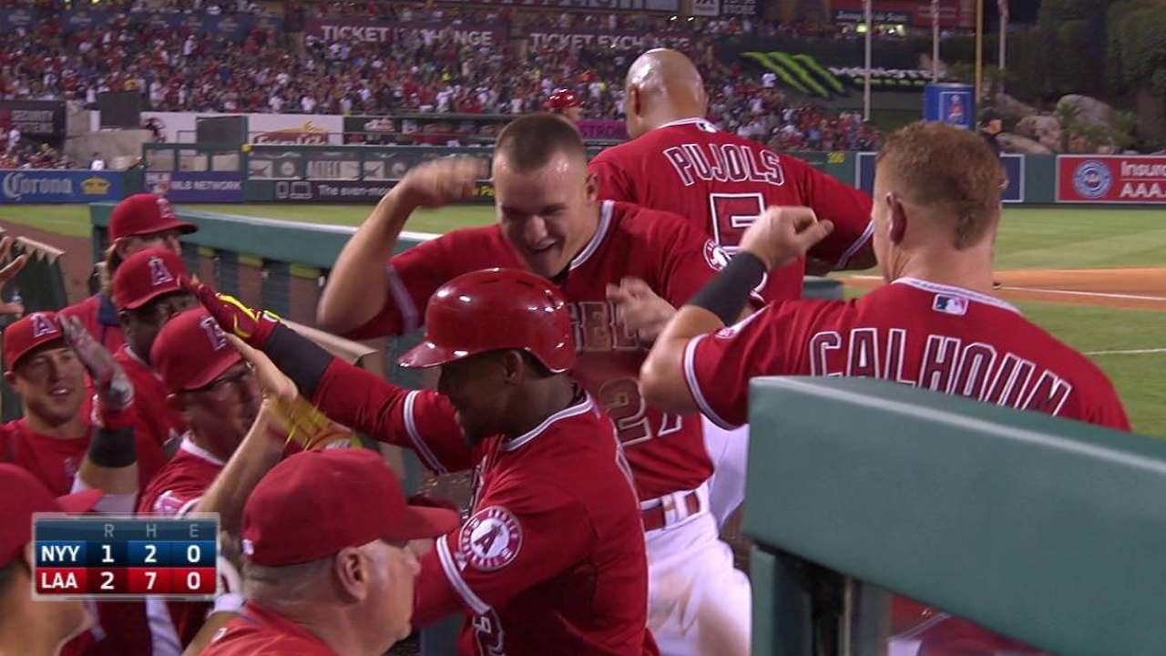 Aybar's go-ahead home run