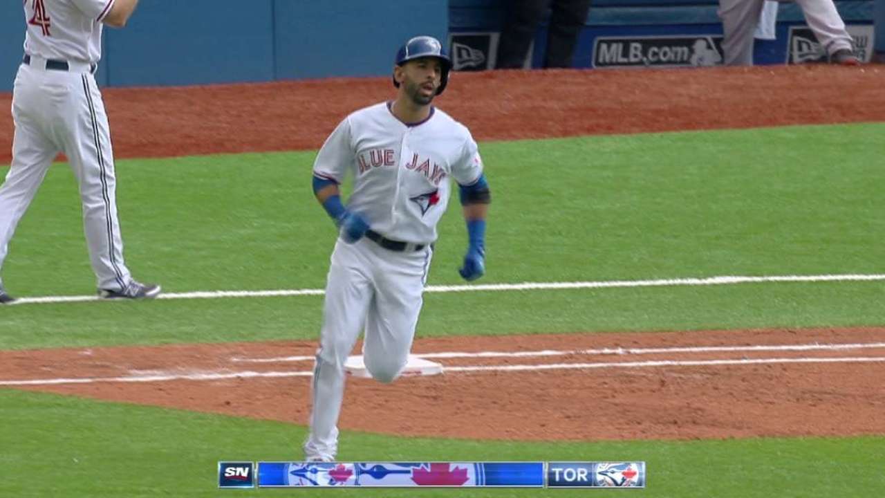 Toronto aplastó a Boston en el Día de Canadá