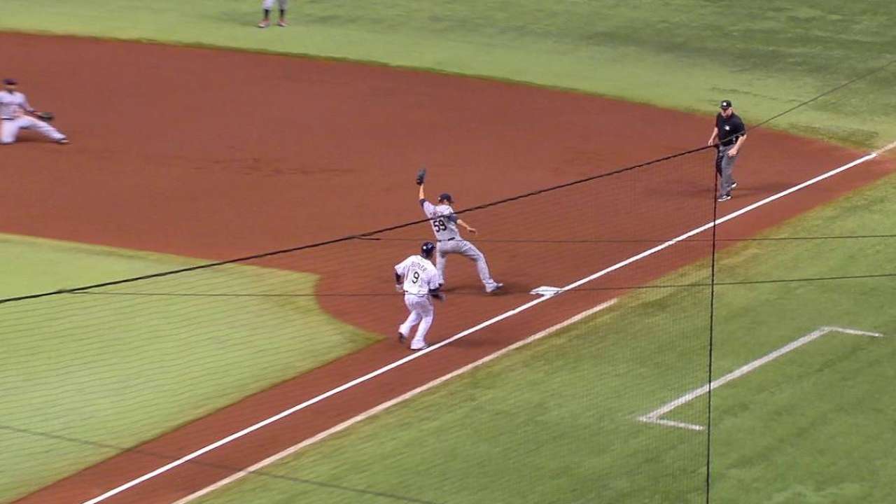 Santana's diving stop