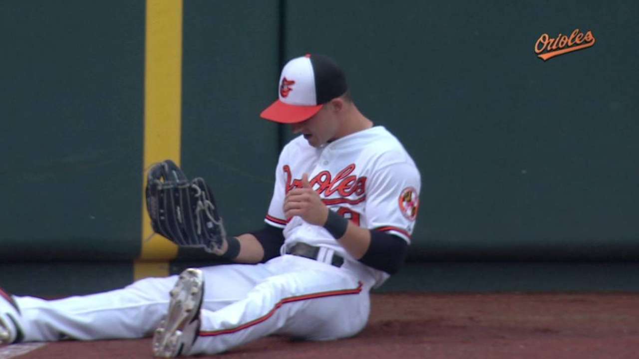 Lough's defense a high point for Orioles