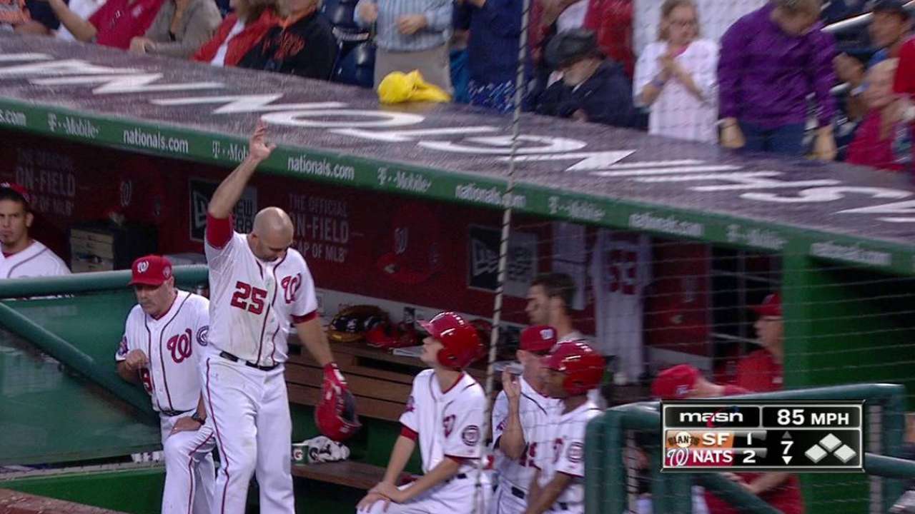 Robinson's go-ahead tater