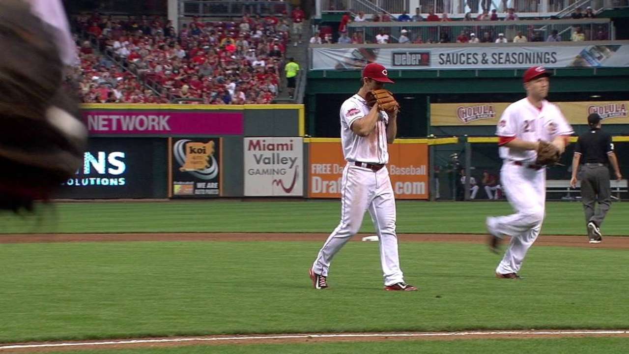 Lorenzen escapes jam