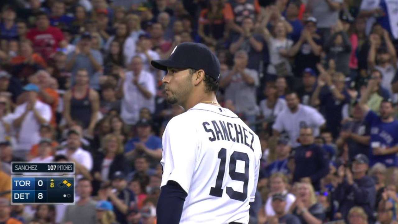 Sanchez loses no-hitter in 8th