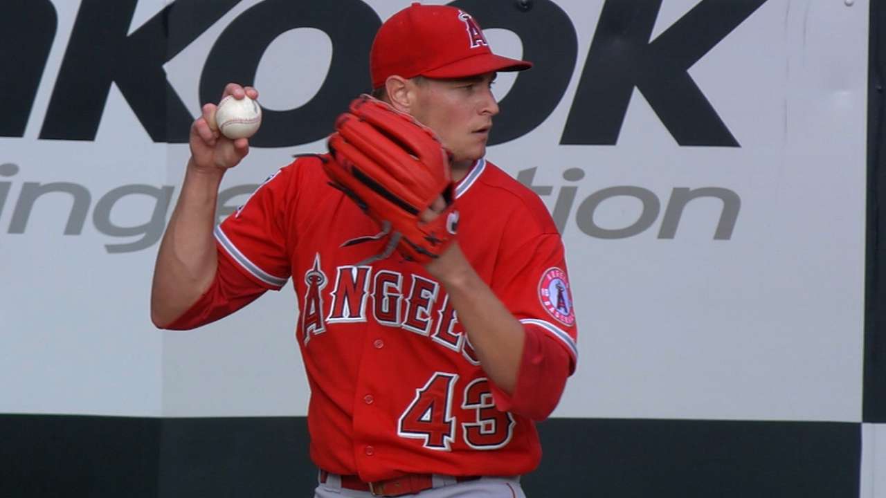 Richards rolls to sixth straight win over Texas