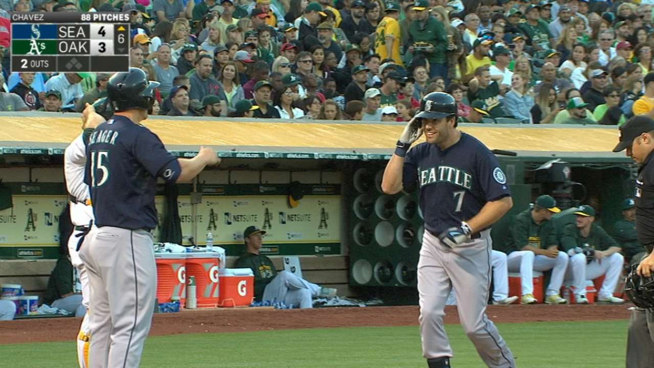 Mariners crush four homers to sink A's